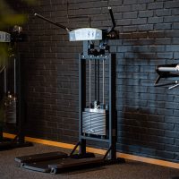 gymleco-standing-pec-fly-03