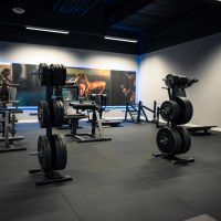 422-gymleco-black-weight-plates-rubber-handles-04