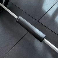 R110-gymleco-barbell-squat-pad-03