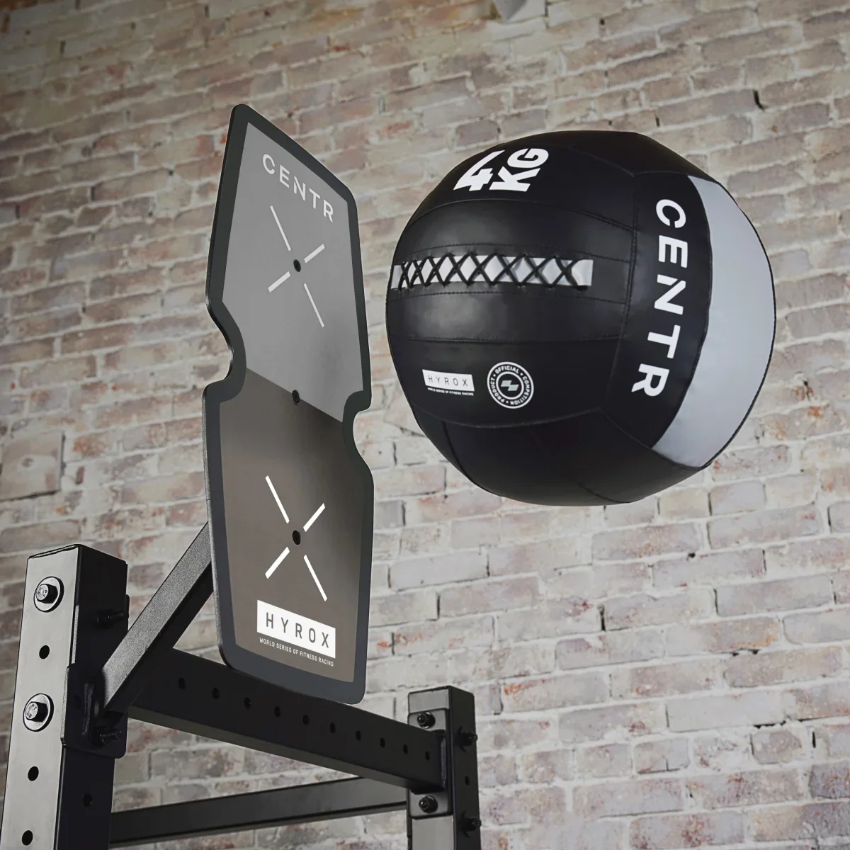 centr-x-hyrox-competition-wall-ball-08